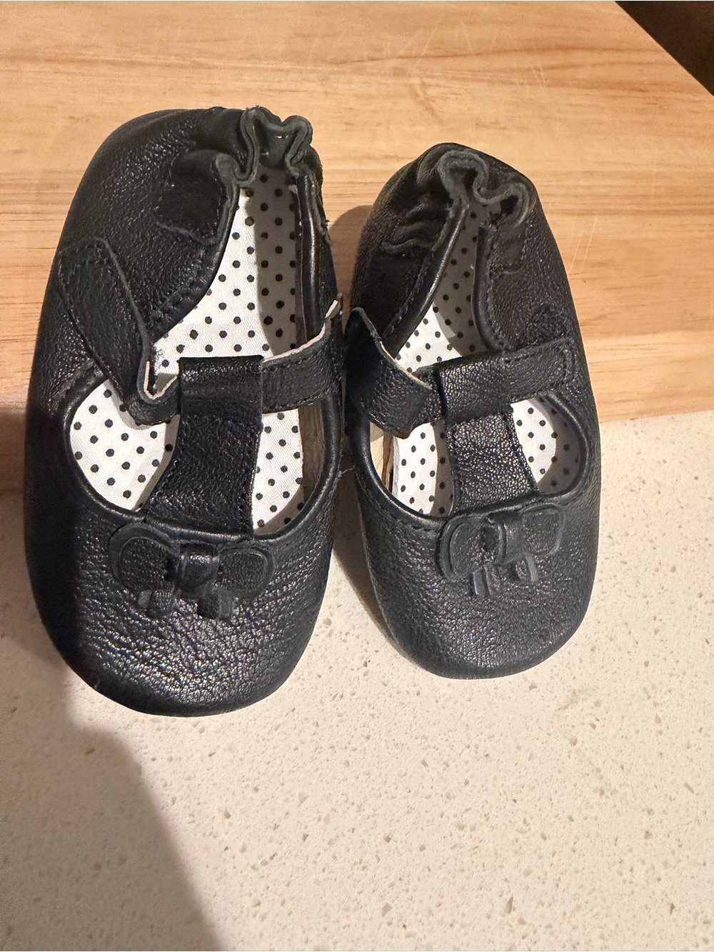 Robeez leather Tori t-strap shoes